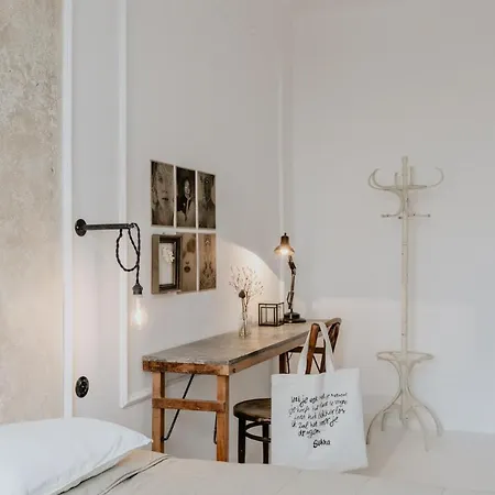 Concierge Unique Design Apartment