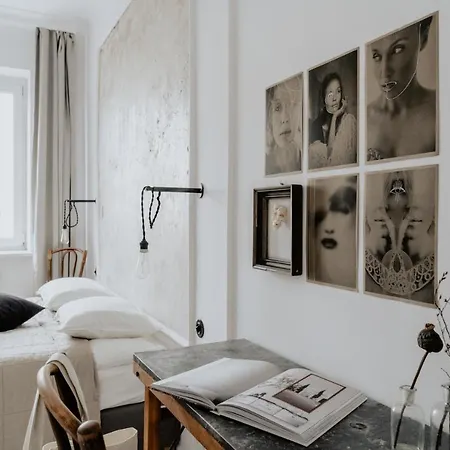 Concierge Unique Design Apartment